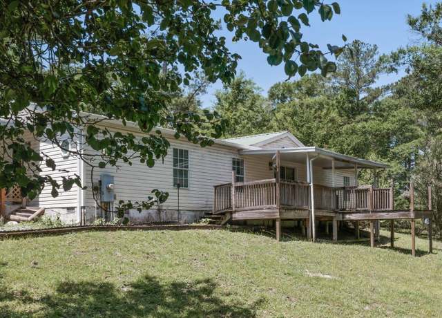 Property at 3367 Spring Lakes Dr, Chipley, FL 32428, 3 beds, 2 baths