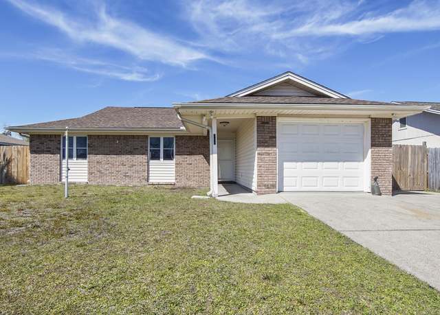 Property at 208 Acme Ln, Lynn Haven, FL 32444, 3 beds, 2 baths