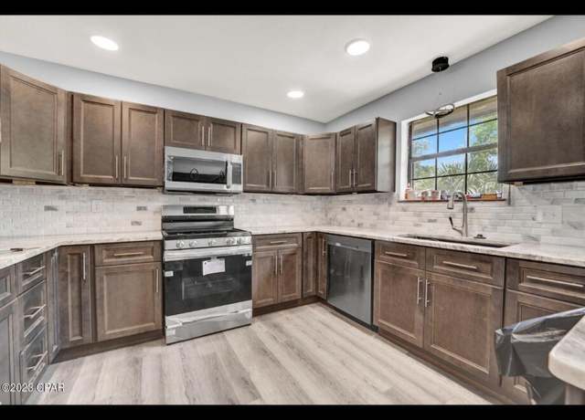 Property at 5332 Peppertree Ct, Panama City, FL 32404, 3 beds, 2 baths