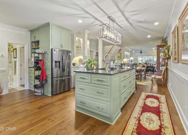 Property at 2910 Country Club Dr, Lynn Haven, FL 32444, 4 beds, 3 baths