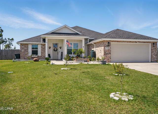 Property at 3928 Sandpine Way, Panama City, FL 32404, 5 beds, 2 baths