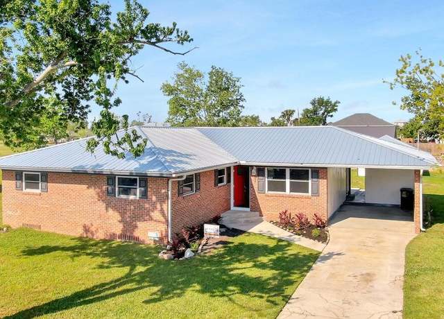 Property at 118 Carolina Ave, Lynn Haven, FL 32444, 4 beds, 3 baths