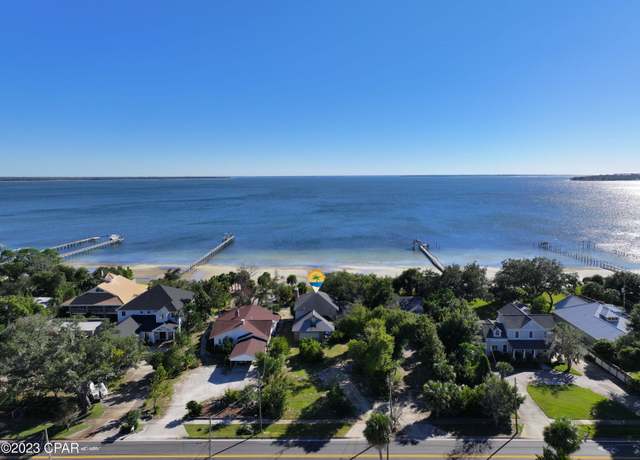 Property at 2527 W 9th St, Panama City, FL 32401, 5 beds, 3 baths
