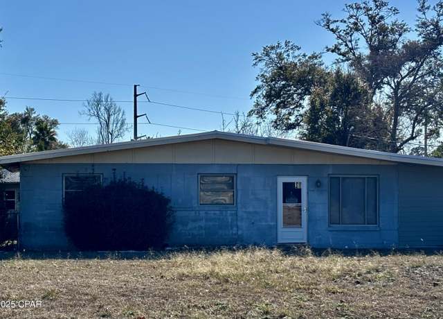 Property at 3101 W 21st Ct, Panama City, FL 32405, 3 beds, 1 bath