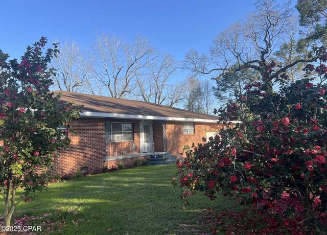Property at 1021 8th Ave, Graceville, FL 32440, 3 beds, 2 baths