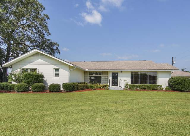 Property at 19048 NE State Road 69, Blountstown, FL 32424, 3 beds, 2 baths