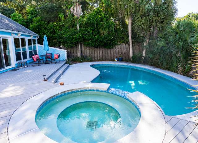 Property at 21525 Hilltop Ave, Panama City Beach, FL 32413, 2 beds, 1 bath