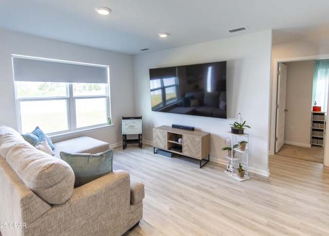 Property at 4963 Shurer Ln, Panama City, FL 32404, 3 beds, 2 baths