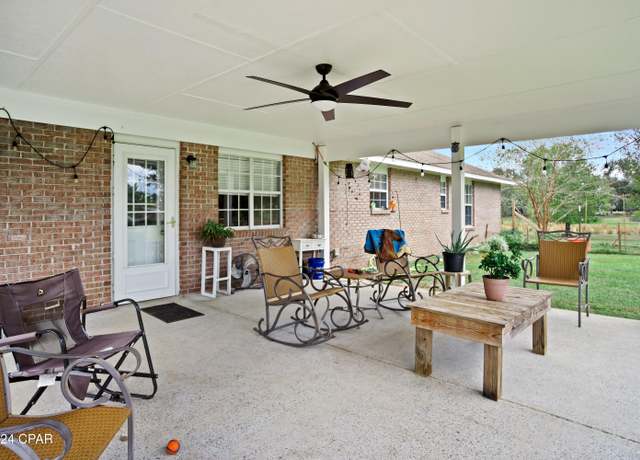 Property at 18496 NE Live Oak Ln, Blountstown, FL 32424, 3 beds, 2 baths