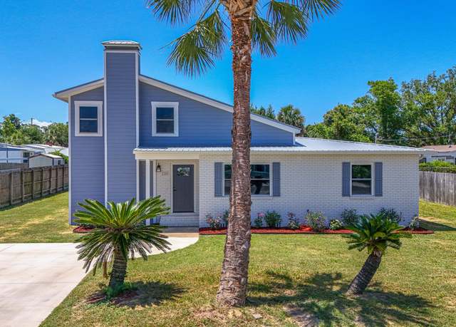 Property at 2205 W 14th St, Panama City, FL 32401, 3 beds, 2.5 baths