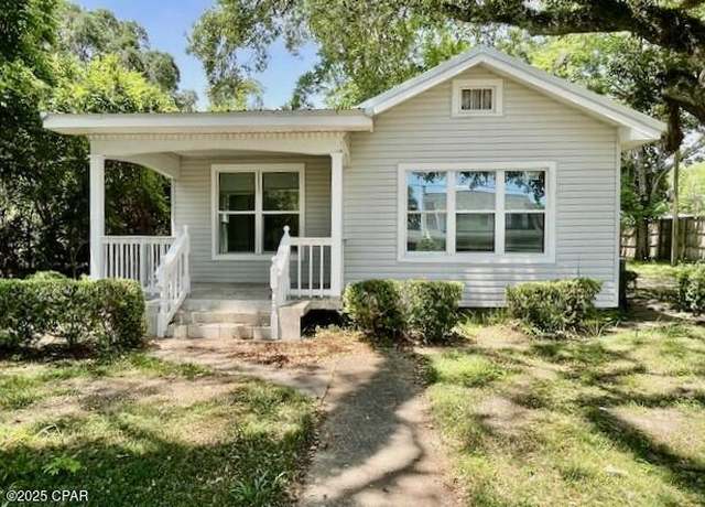 Property at 1038 E 8th Ave, Graceville, FL 32440, 3 beds, 3 baths