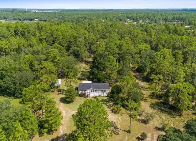 Property at 2488 Pinewood Dr, Chipley, FL 32428, 3 beds, 2 baths