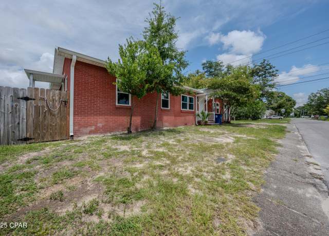 Property at 1001 Oak Ave, Panama City, FL 32401, 4 beds, 2 baths