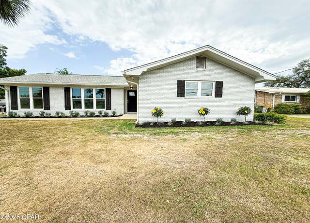 Property at 2507 W 27th St, Panama City, FL 32405, 3 beds, 2 baths