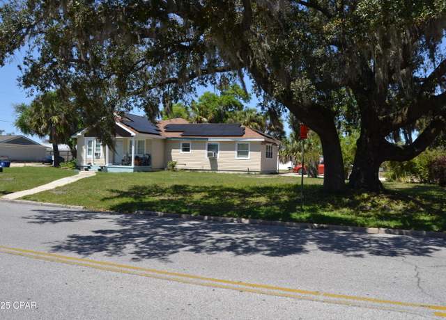 Property at 2810 W 15th St, Panama City, FL 32401, 6 beds, 5 baths