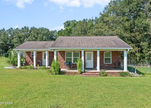 Property at 1098 Whitaker Rd, Graceville, FL 32440, 2 beds, 1.5 baths