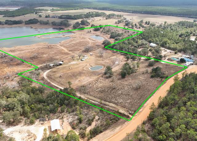 Property at 2303 Radcliff Cir, Chipley, FL 32428, 3 beds, 3 baths