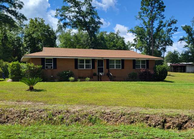 Property at 4881 Tall Pine Dr, Marianna, FL 32446, 3 beds, 2 baths