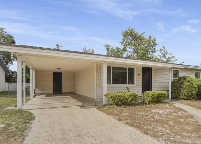 Property at 704 W 19th St, Panama City, FL 32405, 4 beds, 2 baths