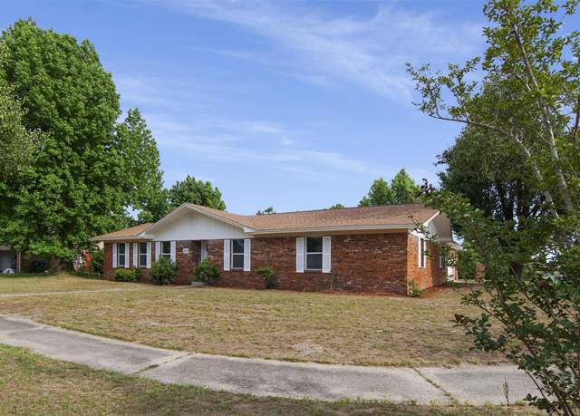 Property at 325 Bell Cir, Lynn Haven, FL 32444, 3 beds, 2 baths