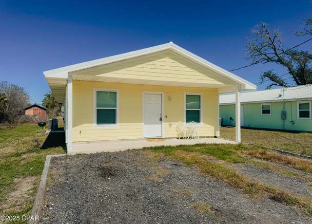 Property at 3111 E 2nd Plz, Panama City, FL 32401, 3 beds, 2 baths