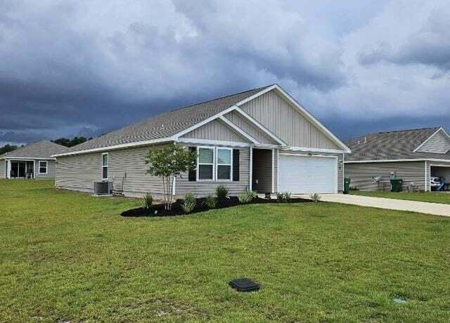 Property at 21 Langston Ln, Defuniak Springs, FL 32433, 4 beds, 2 baths