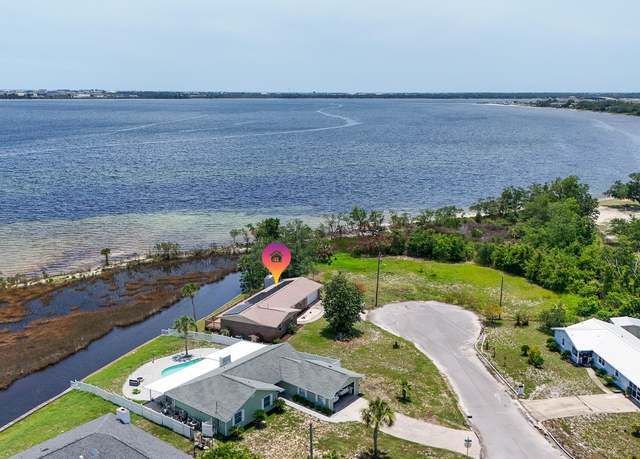 Property at 201 Forest Ct, Panama City, FL 32404, 3 beds, 2 baths