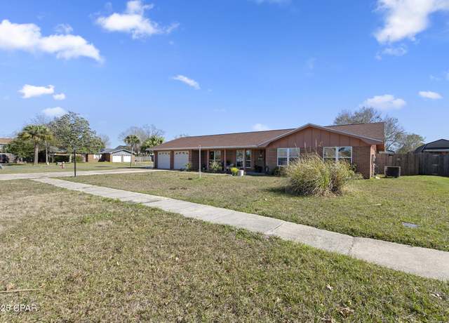 Property at 301 Floyd Dr, Lynn Haven, FL 32444, 3 beds, 2 baths
