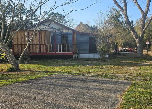 Property at 4561 Basswood Rd, Greenwood, FL 32443, 2 beds, 1 bath