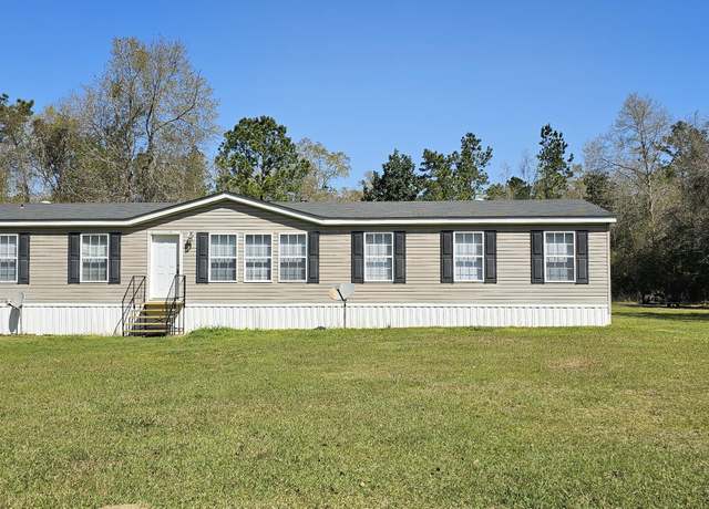 Property at 3140 Lovewood Rd, Marianna, FL 32446, 4 beds, 2 baths