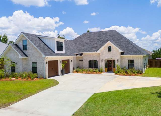 Property at 811 College Oaks Ln, Lynn Haven, FL 32444, 5 beds, 2.5 baths