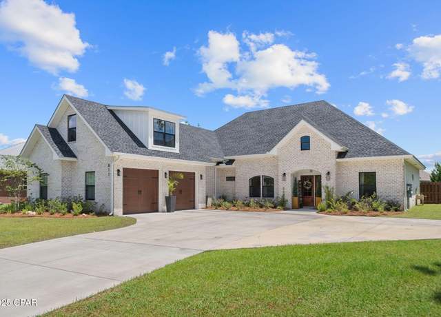 Property at 811 College Oaks Ln, Lynn Haven, FL 32444, 5 beds, 2.5 baths