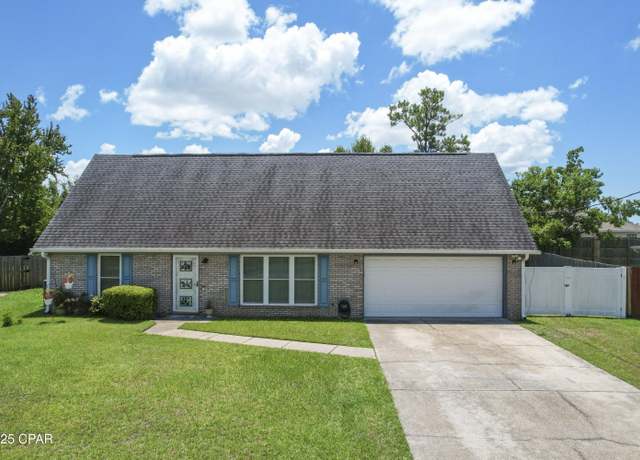 Property at 812 E Pine Forest Dr, Lynn Haven, FL 32444, 4 beds, 2.5 baths