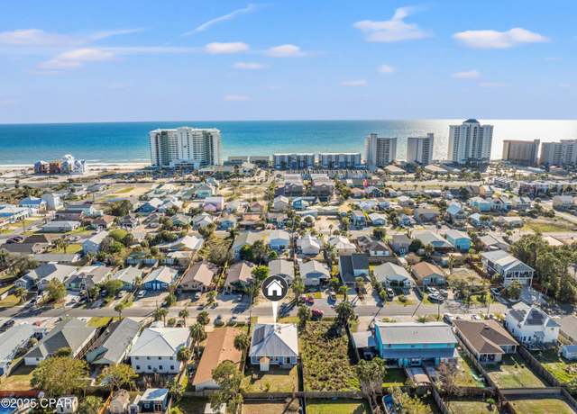 Property at 6222 Pinetree Ave, Panama City, FL 32408, 3 beds, 2.5 baths