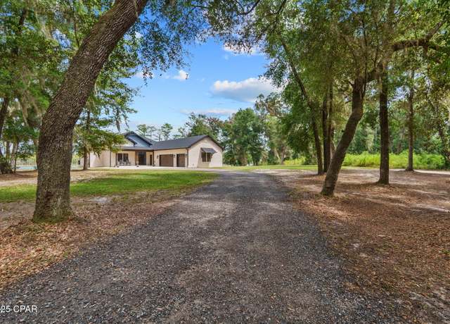 Property at 3012 Paradise Lakes Rd, Chipley, FL 32428, 3 beds, 2.5 baths