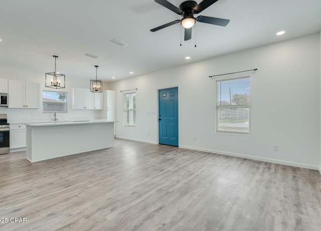 Property at 525 Kraft Ave, Panama City, FL 32401, 3 beds, 2 baths