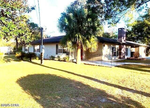 Property at 807 Maple St, Chipley, FL 32428, 4 beds, 2 baths