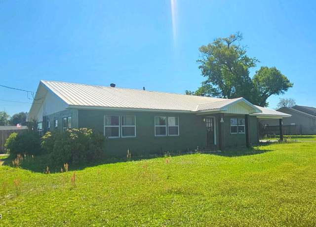 Property at 1301 New York Ave, Lynn Haven, FL 32444, 4 beds, 3 baths