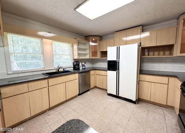 Property at 4949 E 2nd St, Panama City, FL 32404, 2 beds, 1 bath