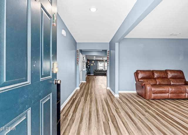 Property at 3219 Lindsey St, Panama City, FL 32404, 5 beds, 3.5 baths