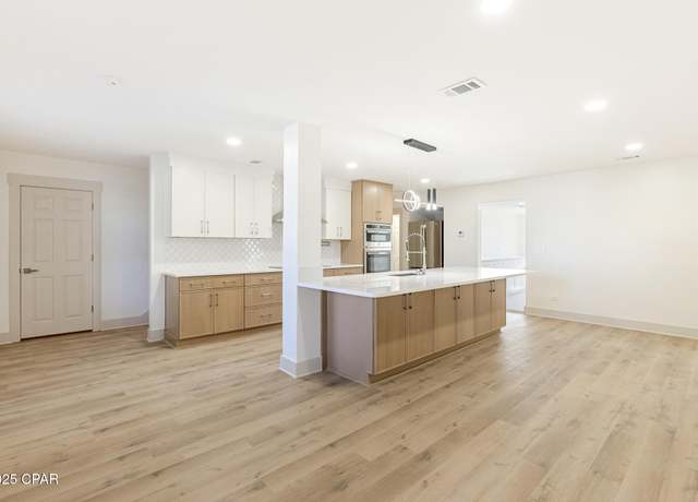 Property at 125 Cobb Rd, Panama City Beach, FL 32413, 5 beds, 5 baths