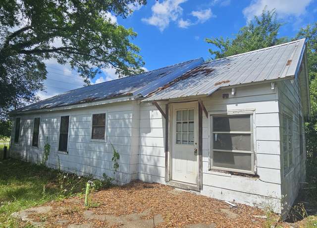 Property at 7972 Old Spanish Trl, Sneads, FL 32460, 2 beds, 2 baths