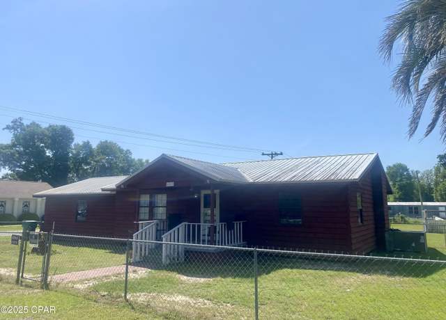 Property at 6913 Broadway St, Grand Ridge, FL 32442, 3 beds, 2 baths