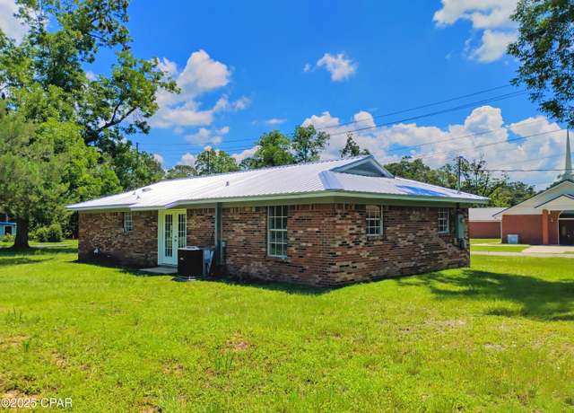 Property at 576 Martin Luther King Dr, Chipley, FL 32428, 3 beds, 1 bath