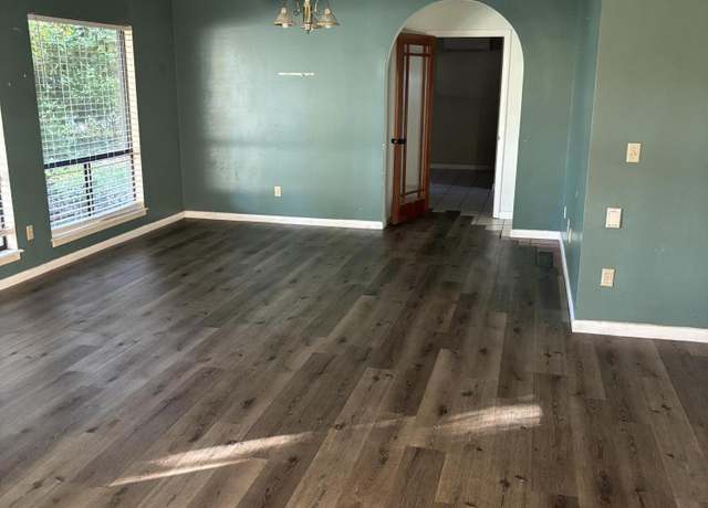 Property at 15207 Highway 77, Panama City, FL 32409, 3 beds, 2.5 baths