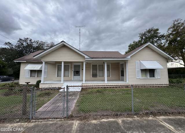 Property at 987 7th Ave, Graceville, FL 32440, 3 beds, 3 baths