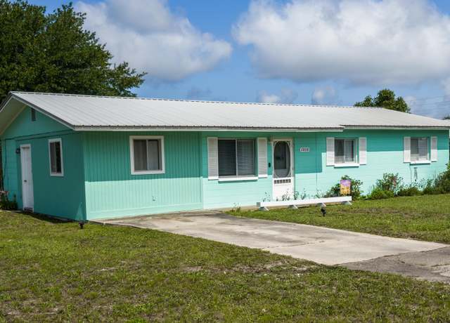 Property at 2808 Garrison Ave, Port St. Joe, FL 32456, 3 beds, 1.5 baths