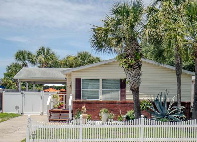 Property at 301 16th St, Panama City Beach, FL 32413, 3 beds, 2 baths