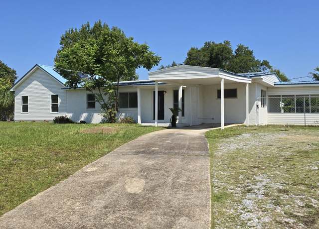 Property at 109 Concord Cir, Panama City, FL 32405, 3 beds, 2 baths