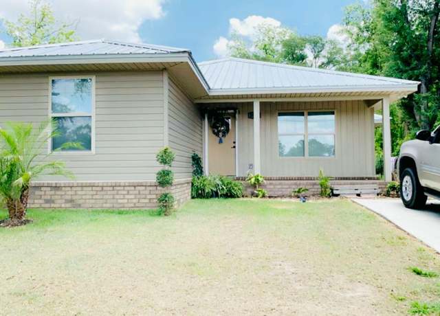 Property at 2838 Booker St, Marianna, FL 32448, 3 beds, 2 baths
